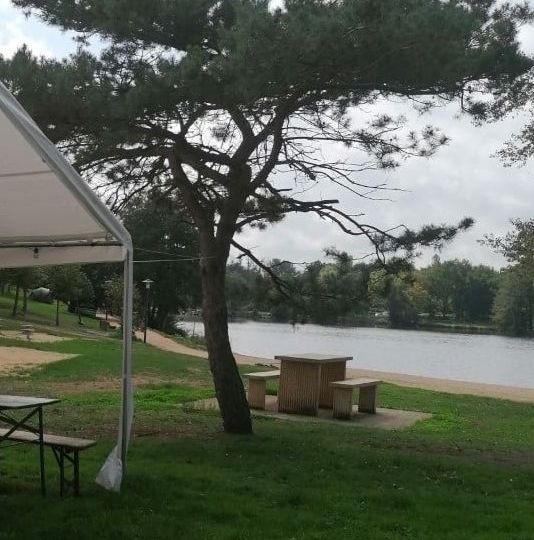 Bar du plan d'eau Saint-Eloy-les-mines